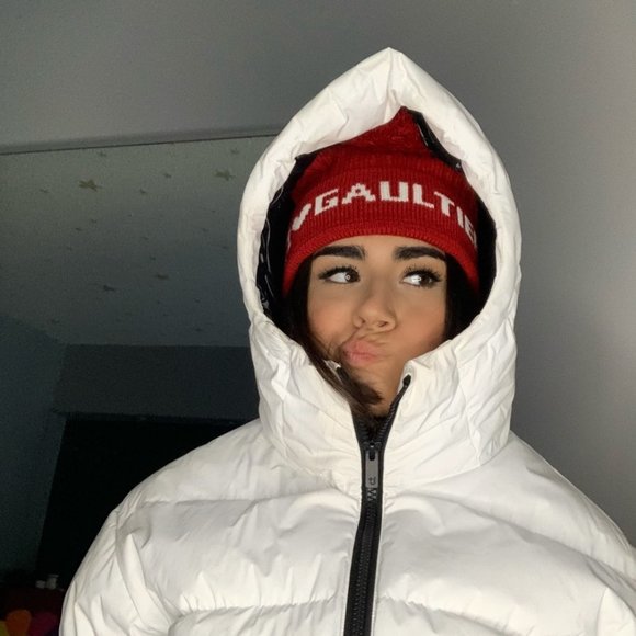 COPY - Jean-Paul Gaultier Winter Red Hat - Picture 4 of 4